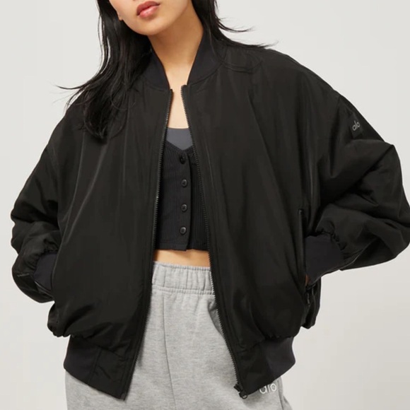 ALO Yoga Jackets & Blazers - Alo Yoga Faux Fur Urbanite Bomber Jacket in Black/Ivory XS